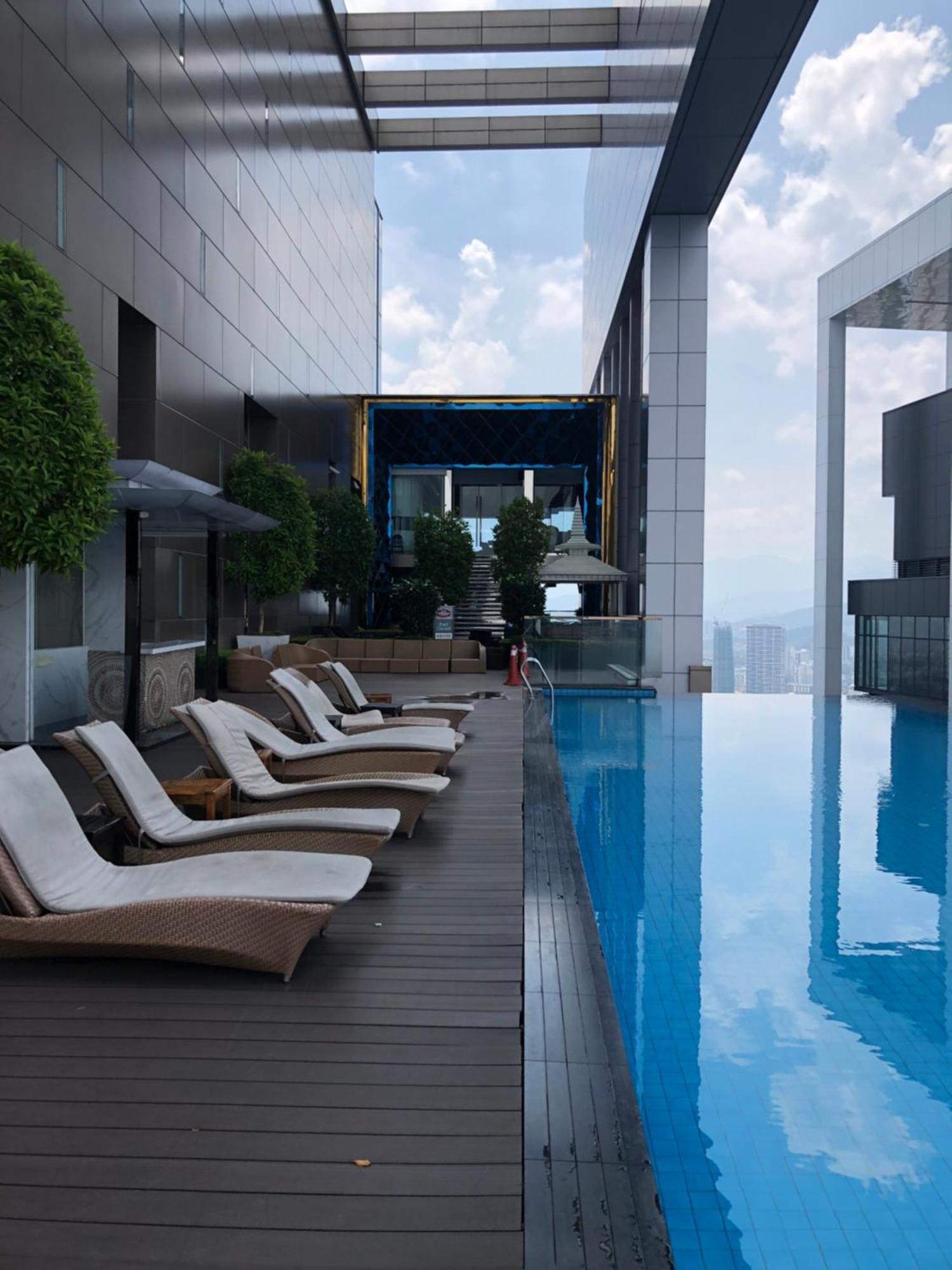 Platinum Klcc Pool View Apartment *