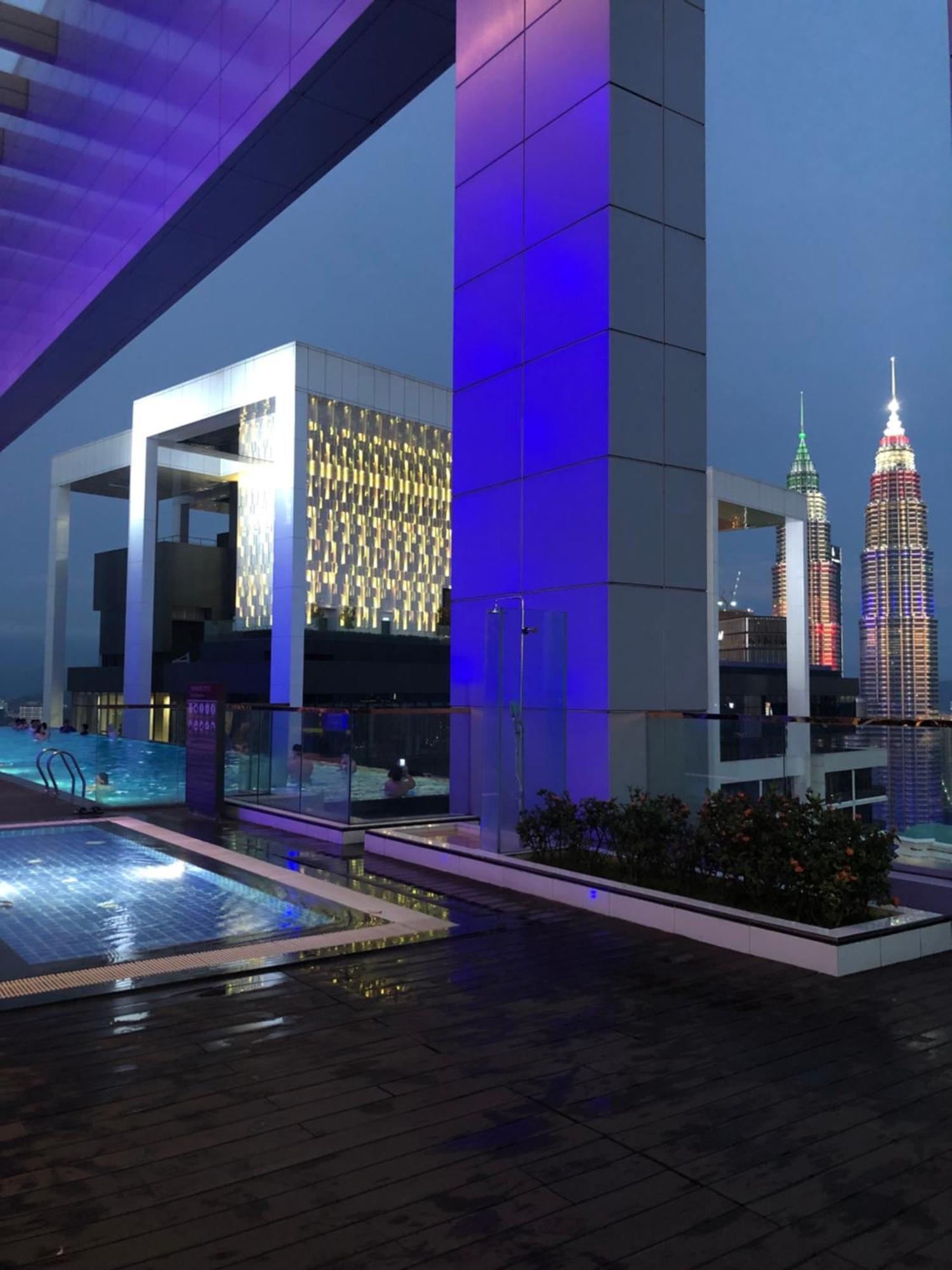 Platinum Klcc Pool View Apartment